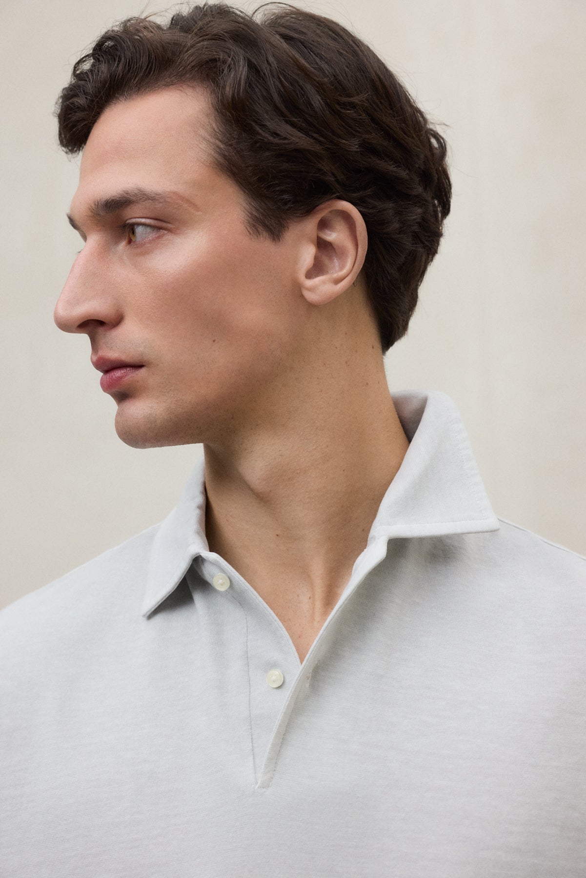 polo-patrick-gris-claro-de-ecoalf-50-algod-n-reciclado-y-50-algod-n-org-nico-sua image 6