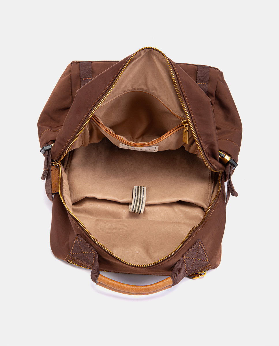 abbacino-mochila-mujer-materiales-reciclados-marr-n image 8