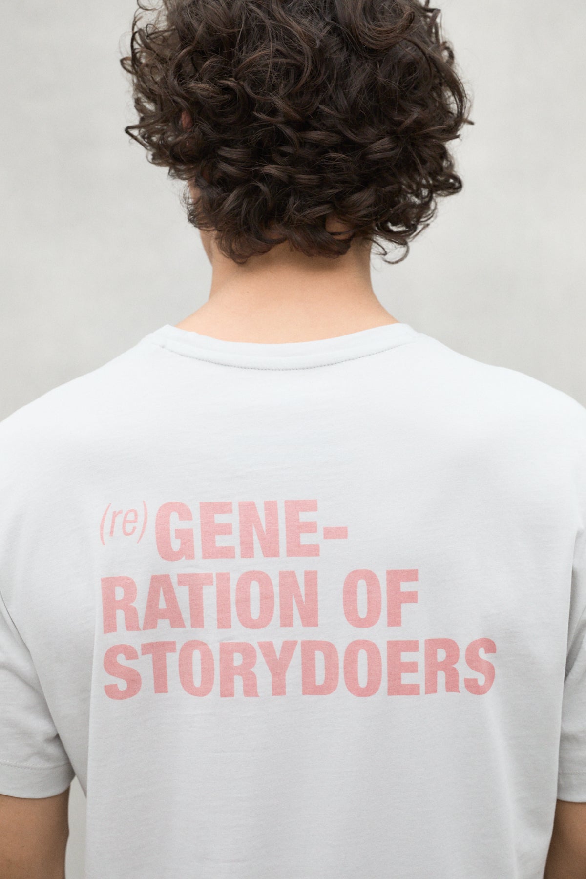 camiseta-ecoalf-re-generation-of-storydoers-gris-y-rosa-de-hombre-algod-n-regene image 3
