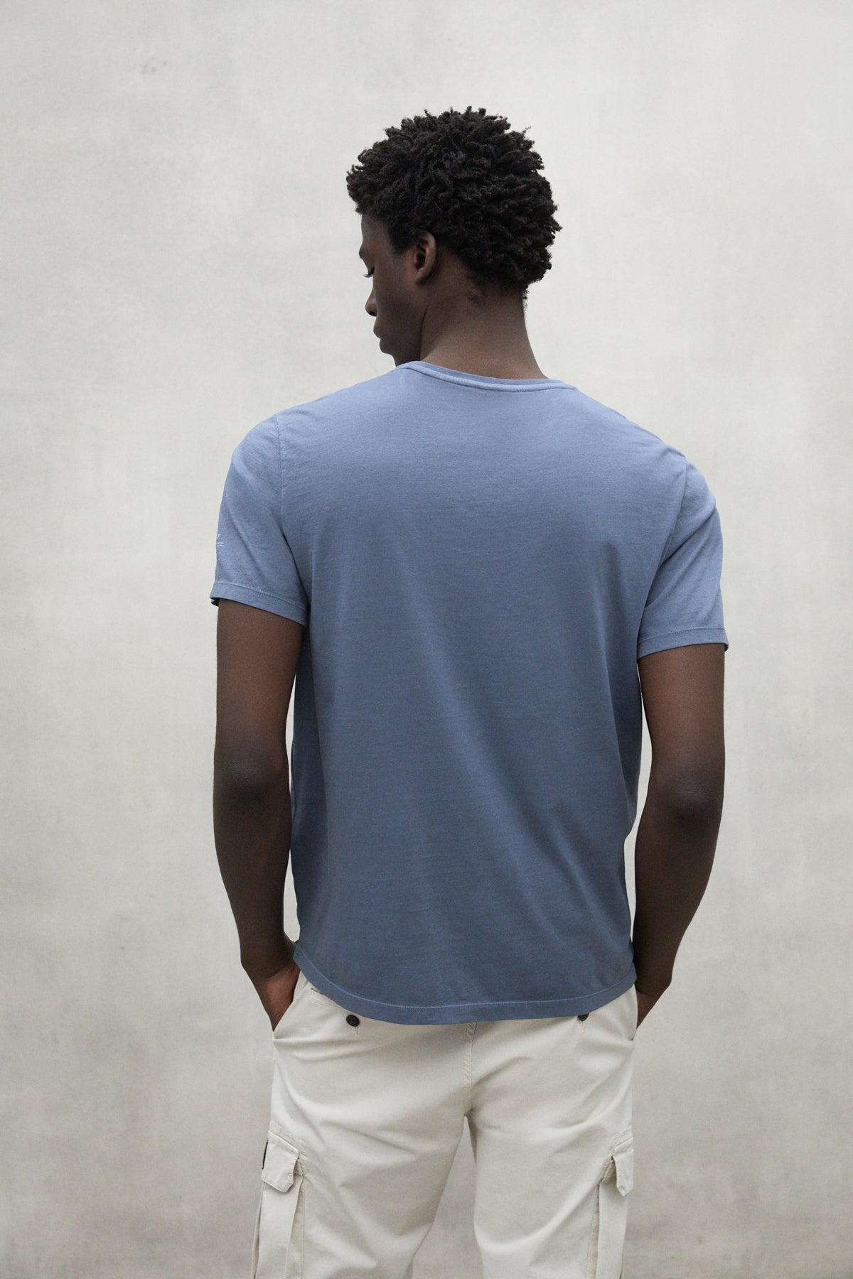 camiseta-ecoalf-vent-azul-de-hombre-100-algod-n-reciclado-fit-regular image 2