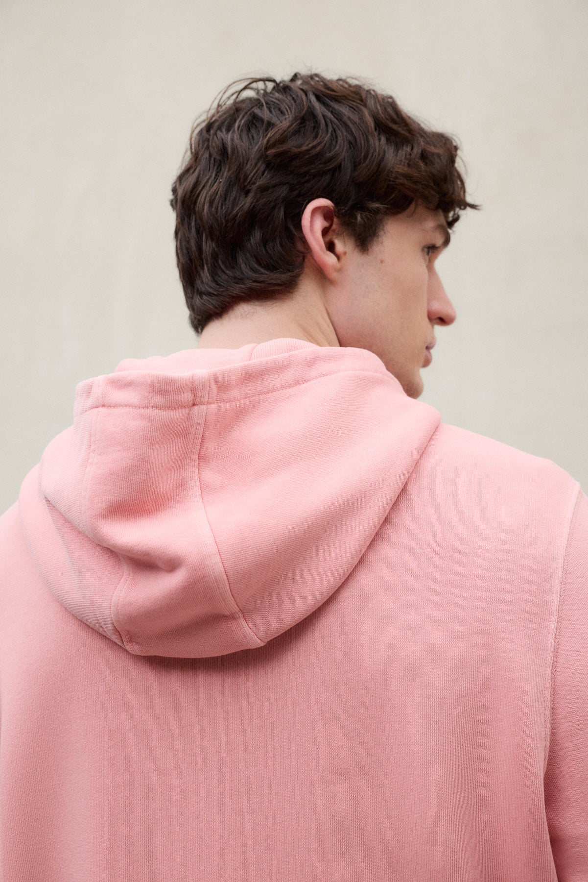 sudadera-barca-rosa-ecoalf-algod-n-reciclado-capucha-y-bolsillo-canguro image 4