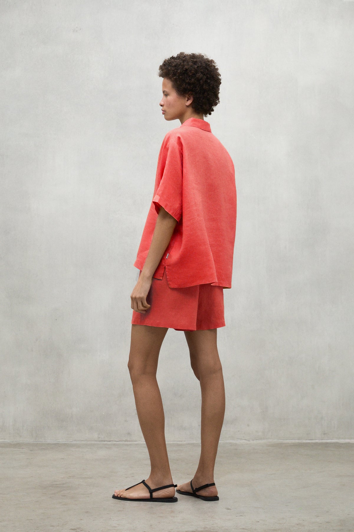 ecoalf-camisa-melania-naranja-de-mujer-80-lino-y-20-lino-reciclado-ligera-y-vega image 2