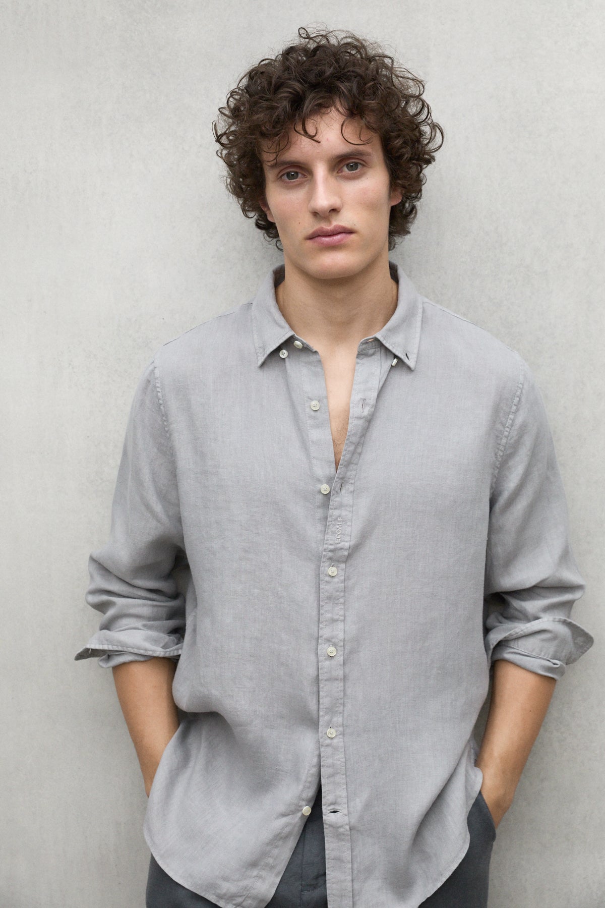 camisa-malibu-ecoalf-de-lino-para-hombre-gris-fit-regular image 1