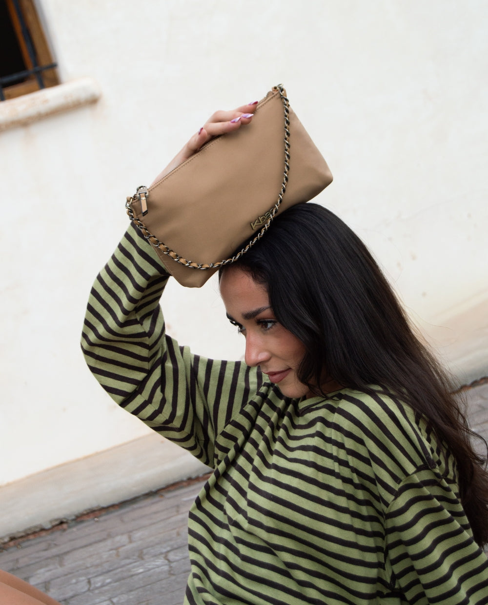 kbas-cartera-de-nylon-color-camel-formato-plano image 1