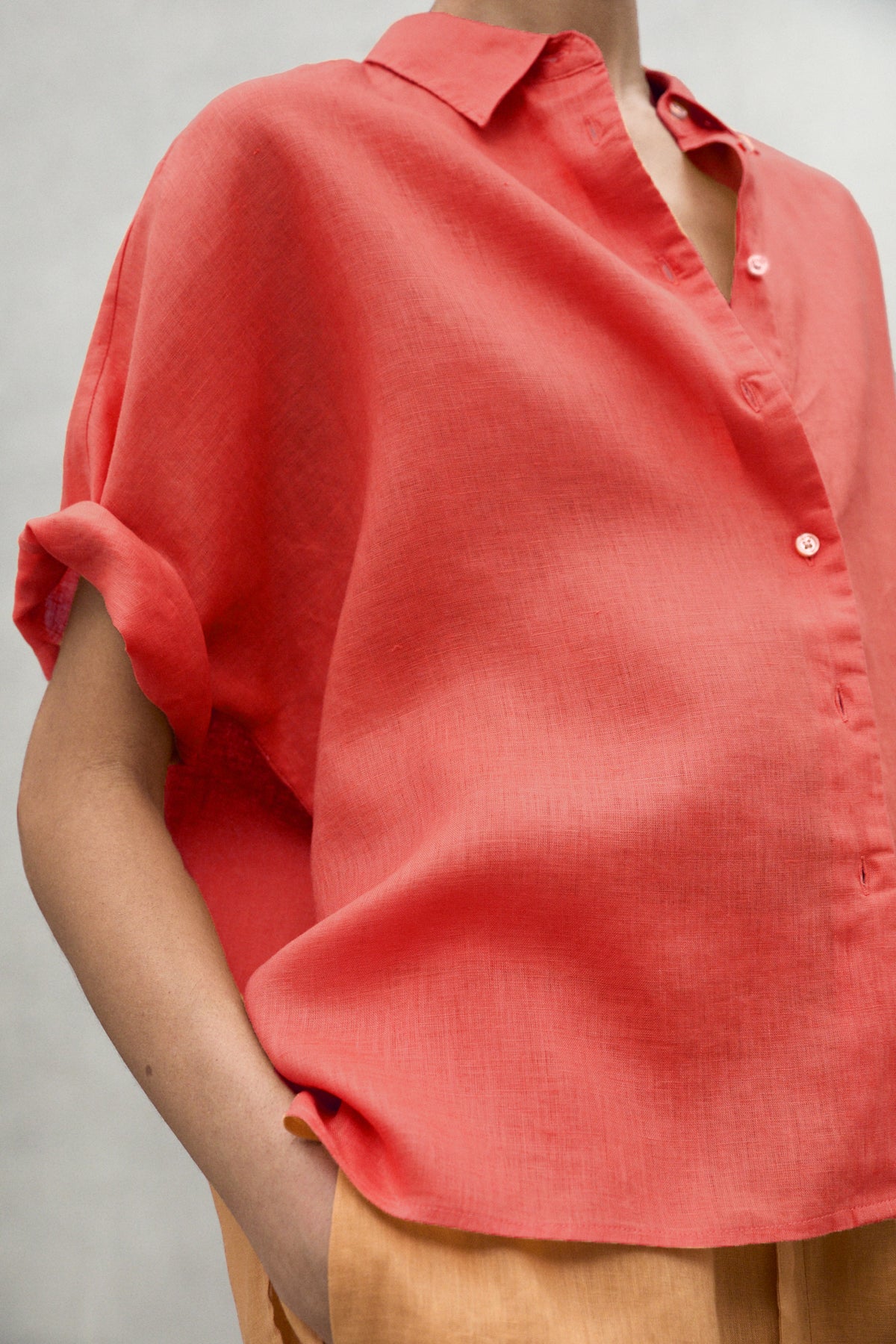ecoalf-camisa-melania-naranja-de-mujer-80-lino-y-20-lino-reciclado-ligera-y-vega image 3