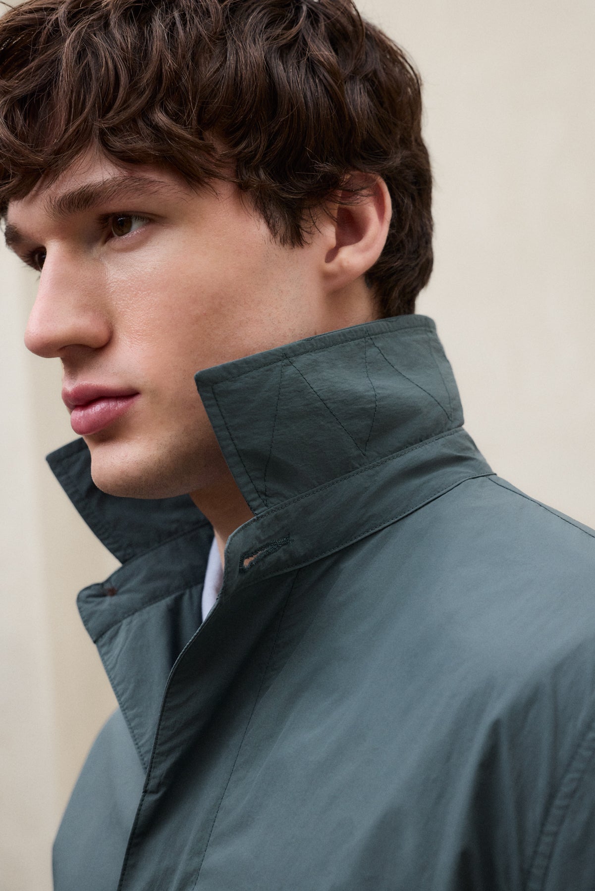 ecoalf-gabardina-vestal-verde-packable-de-hombre-100-poliamida-reciclada-repelen image 6