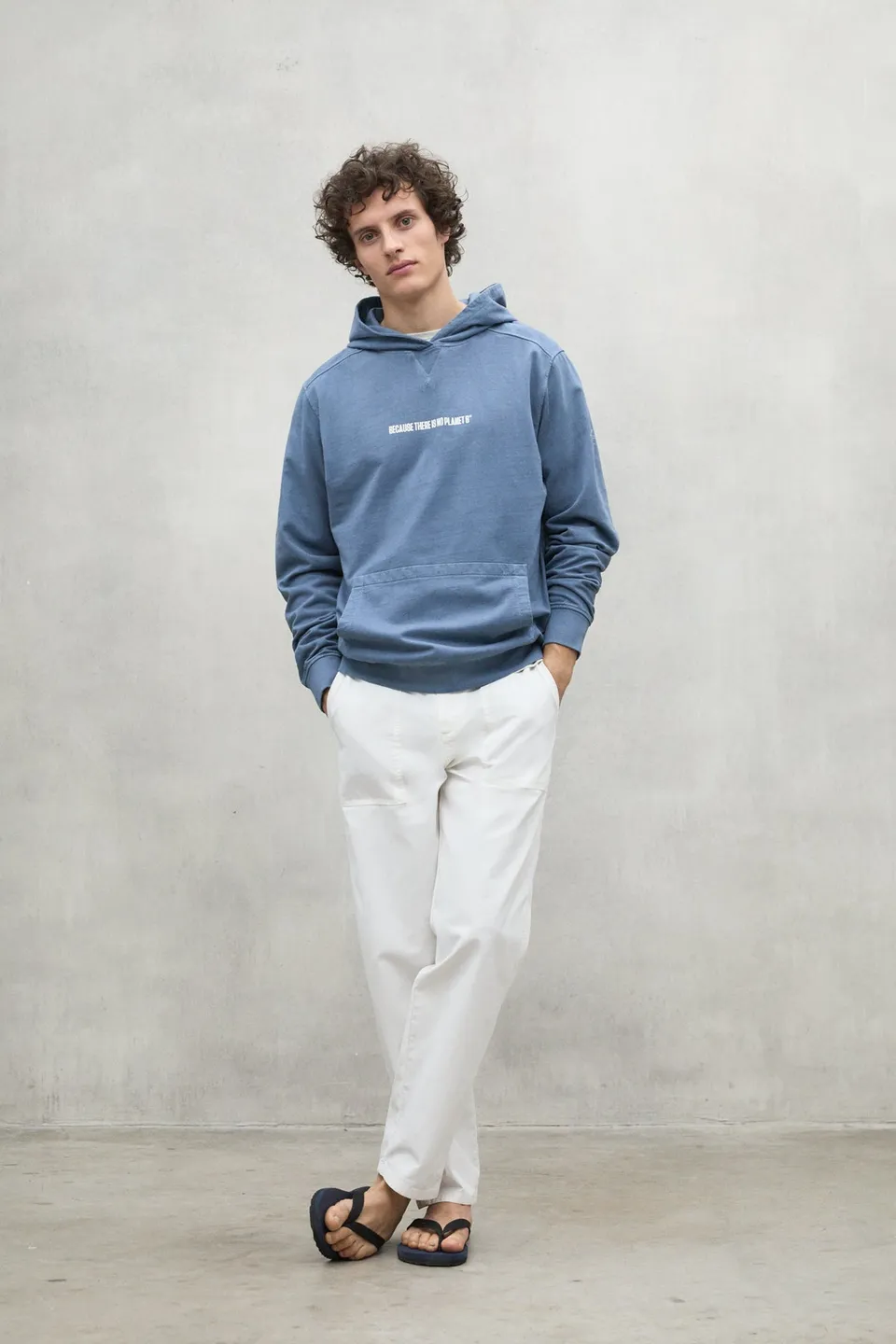 sudadera-ecoalf-barca-azul-50-algod-n-org-nico-y-50-reciclado-colecci-n-because- image 1