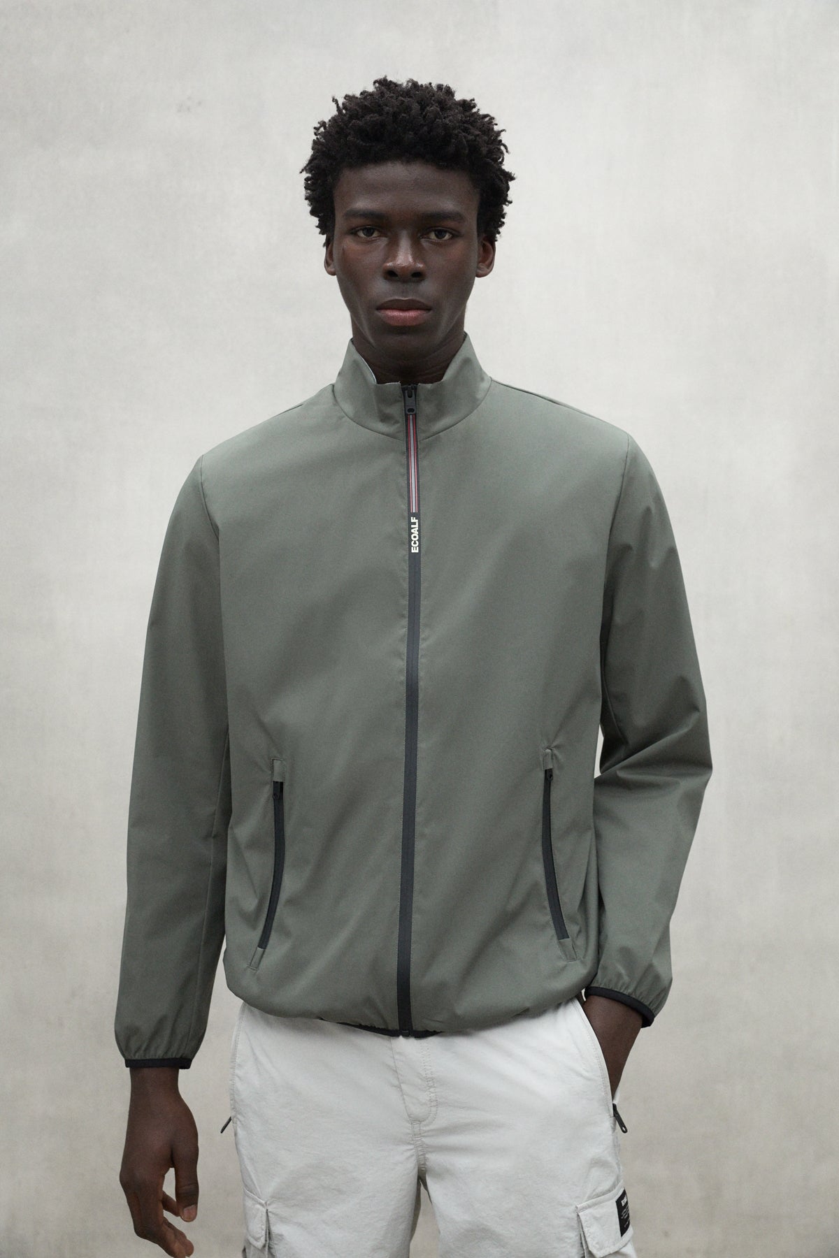ecoalf-chaqueta-james-khaki-impermeable-de-poli-ster-reciclado-corte-regular image 2
