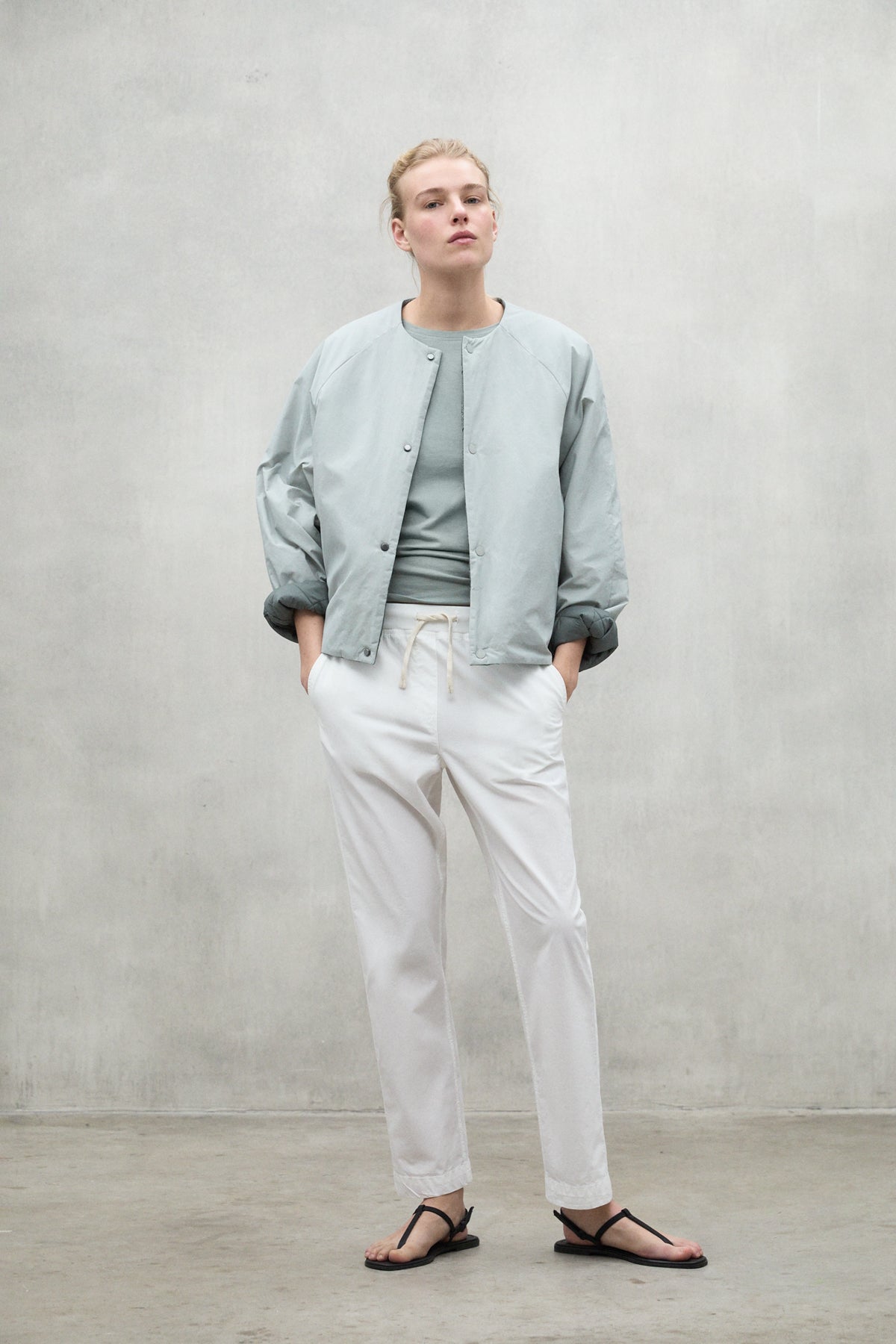 chaqueta-reversible-gavea-gris-ecoalf-63-poliamida-reciclada-oversize image 1