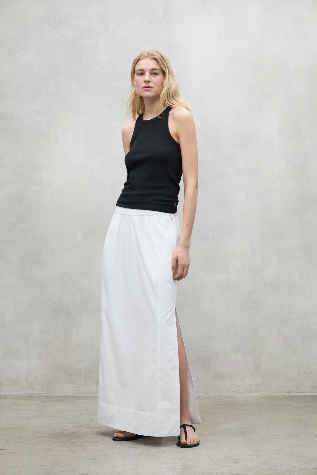 falda-ecoalf-ines-blanca-falda-de-tencel-modal-con-cintura-ajustable image 1
