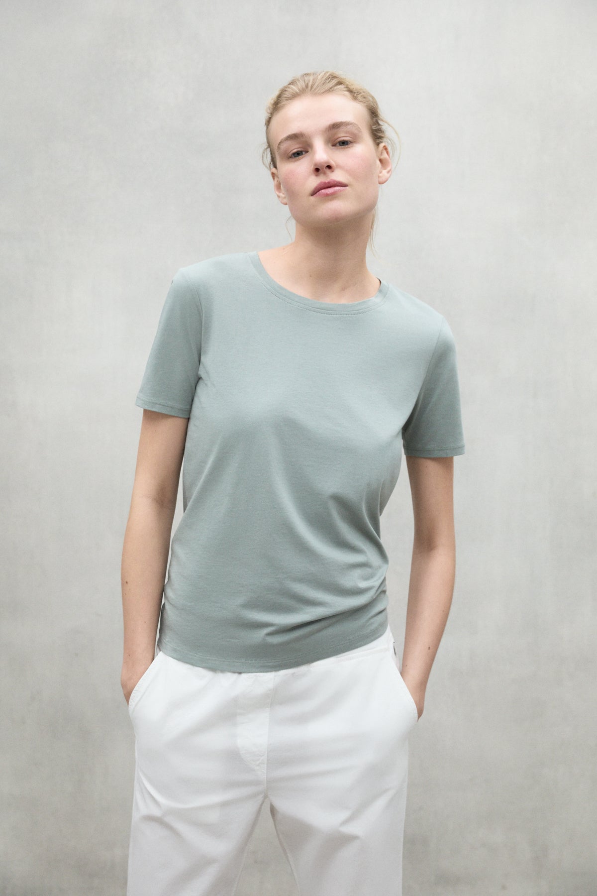 camiseta-ecoalf-lake-verde-de-algod-n-org-nico-y-tencel-lyocell-para-mujer image 1