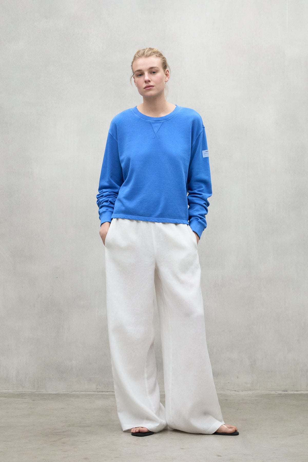 sudadera-ecoalf-rodas-azul-de-algod-n-reciclado-mujer-fit-regular-cuello-redondo image 1