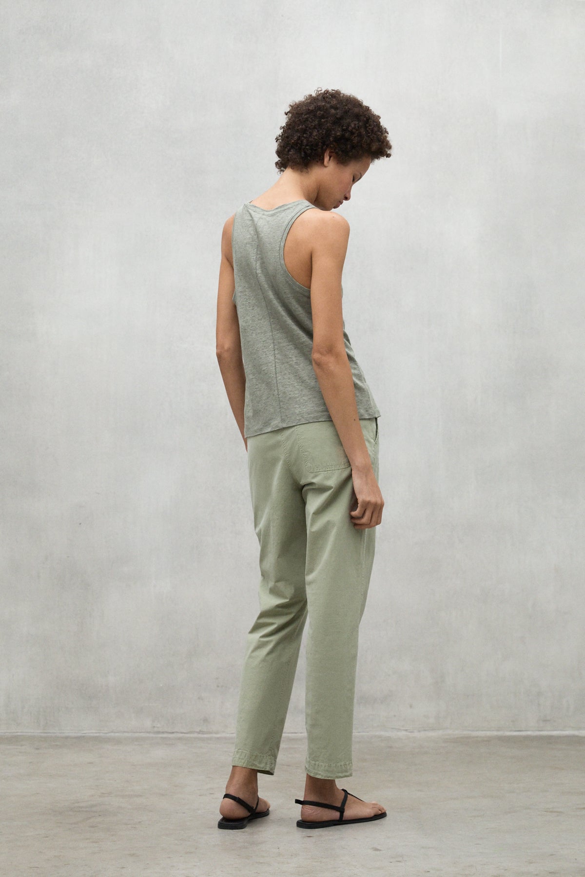 ecoalf-camiseta-halden-khaki-de-mujer image 4