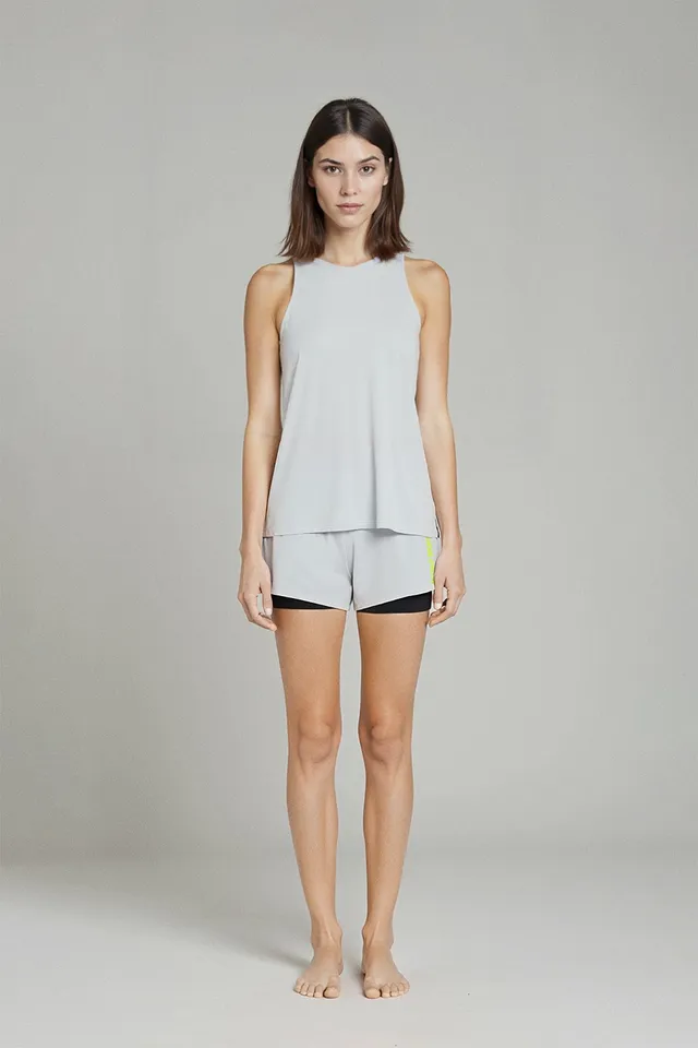 shorts-ecoalf-houston-gris-de-mujer-poliamida-reciclada-y-elastano-para-movimien image 1