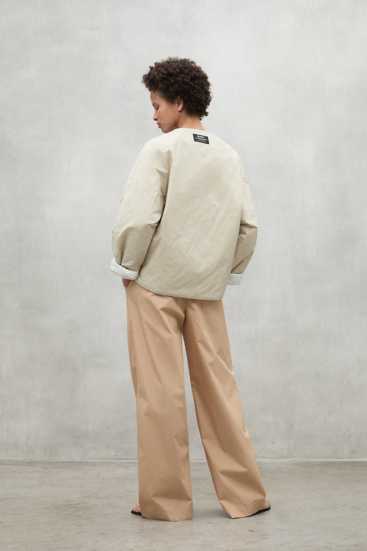 ecoalf-chaqueta-reversible-gavea-beige-chaqueta-oversize-de-poliamida-reciclada- image 6
