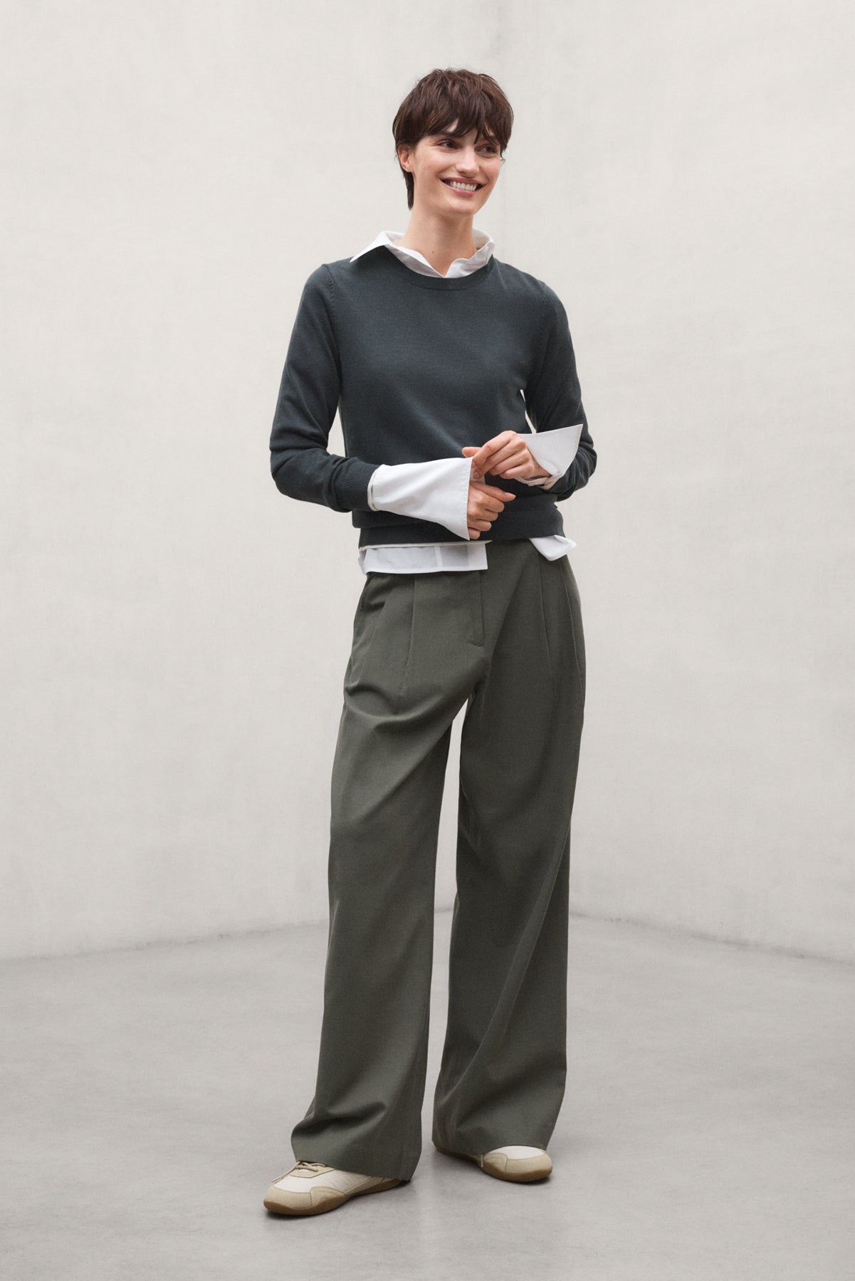jersey-ares-khaki-de-ecoalf-para-mujer-de-lana-reciclada image 1