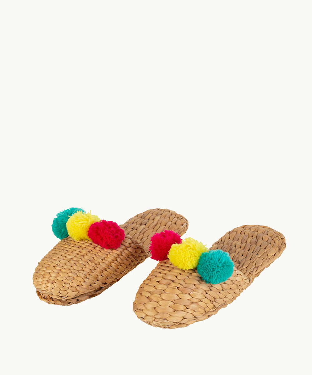 sandalias-trenzadas-kbas-de-junco-con-pompones image 1