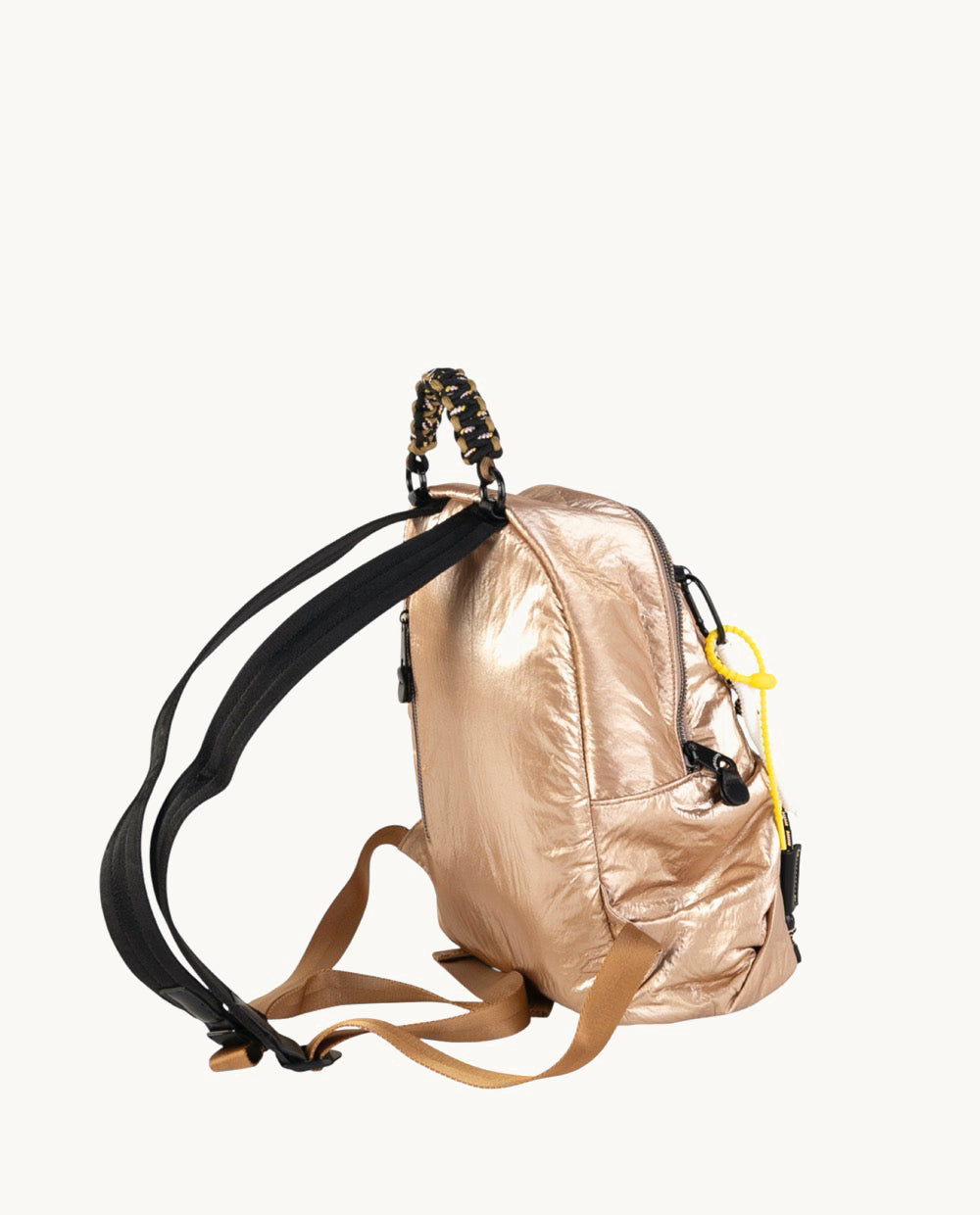 kbas-urban-rania-mochila-de-nylon-dorada-con-acabado-metalizado-32-x-13-x-30-cm image 2