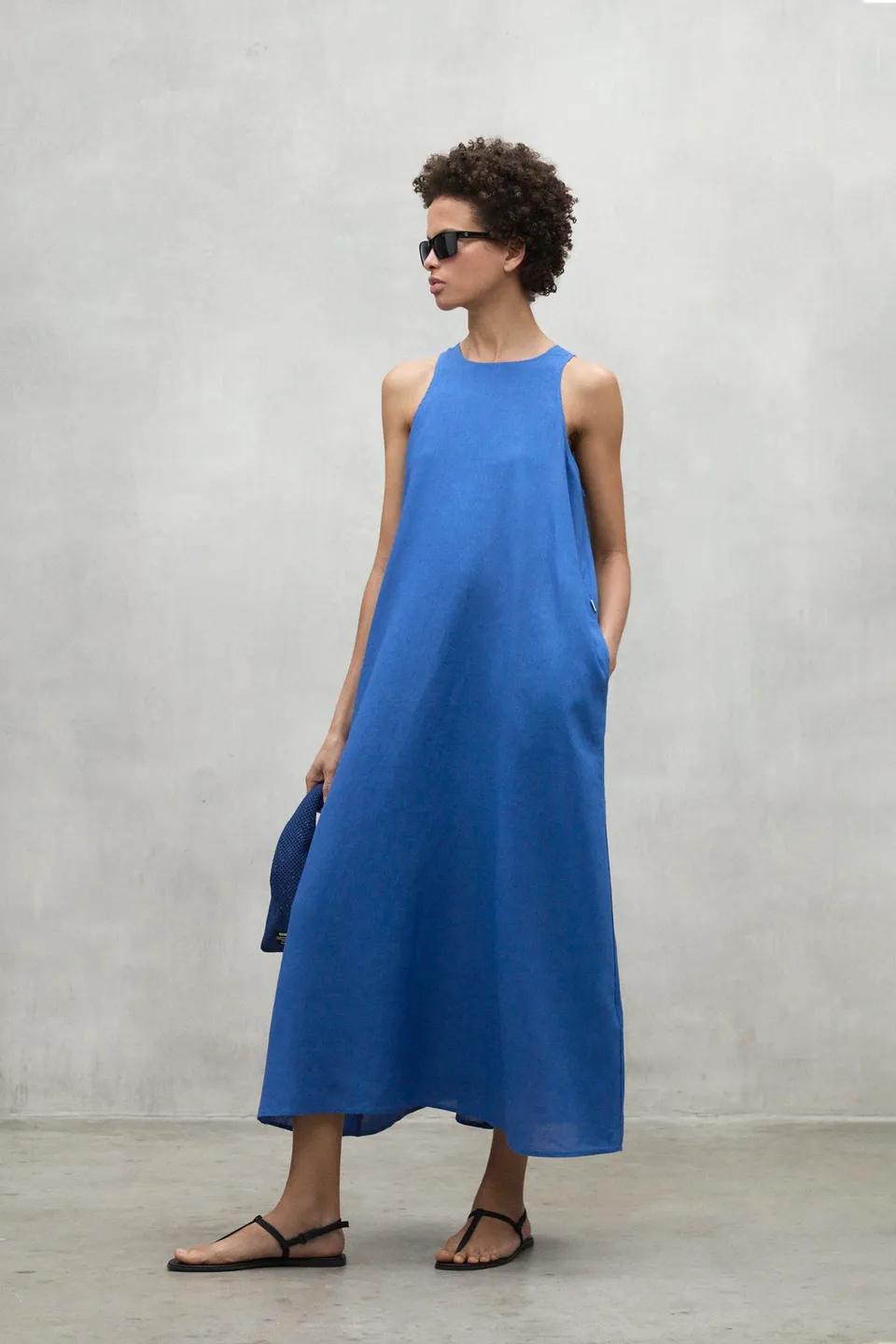 vestido-ecoalf-ukara-azul-para-mujer-20-lino-reciclado-fit-holgado-bolsillos-lat image 1