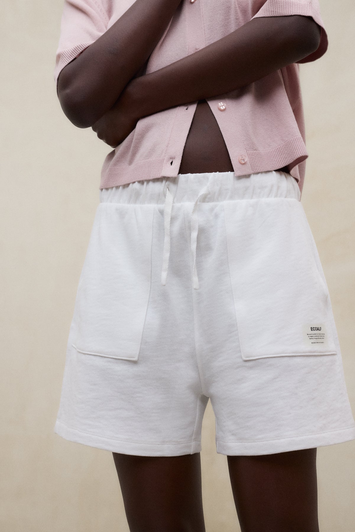 shorts-ness-blancos-ecoalf-de-algod-n-regenerativo-para-mujer image 2