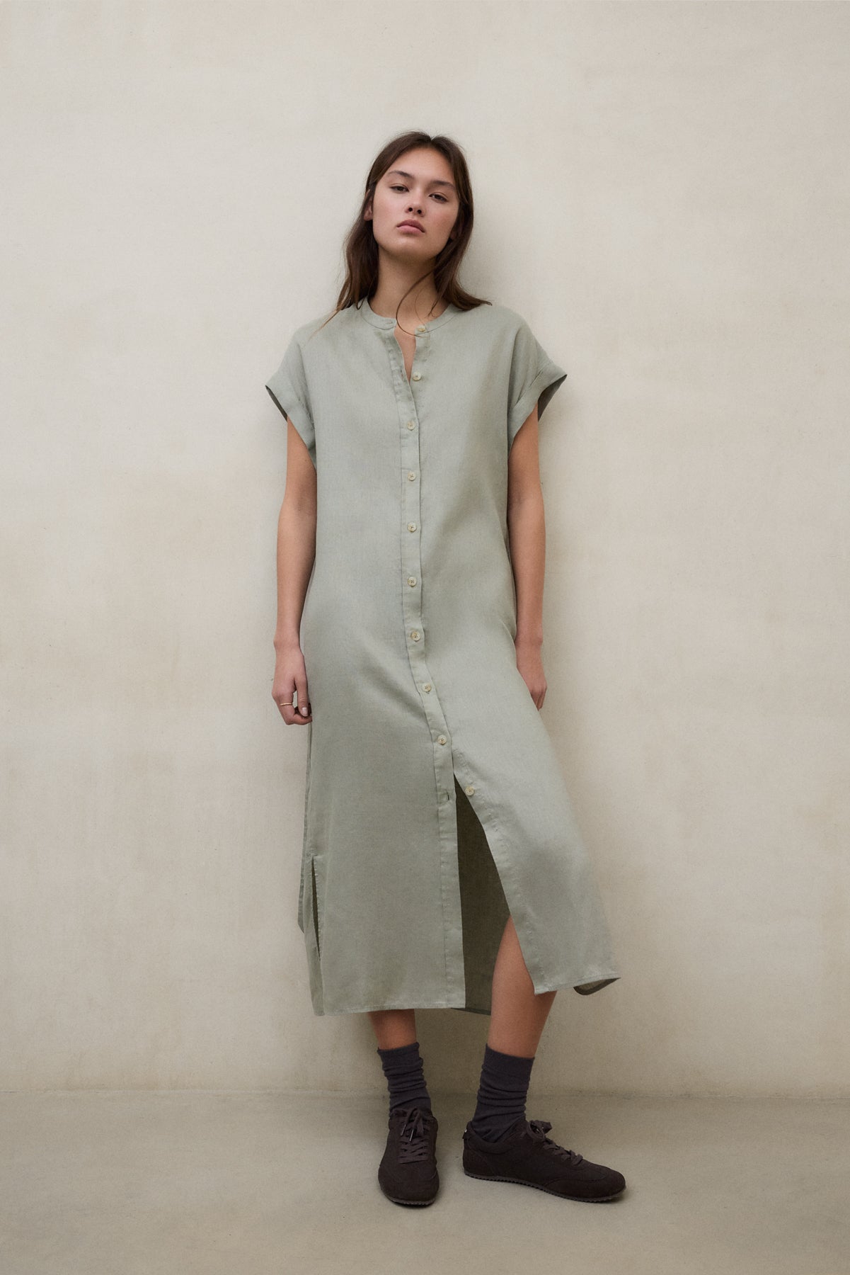 vestido-ecoalf-amatista-verde-de-mujer-80-lino-manga-corta-y-cuello-mao image 1