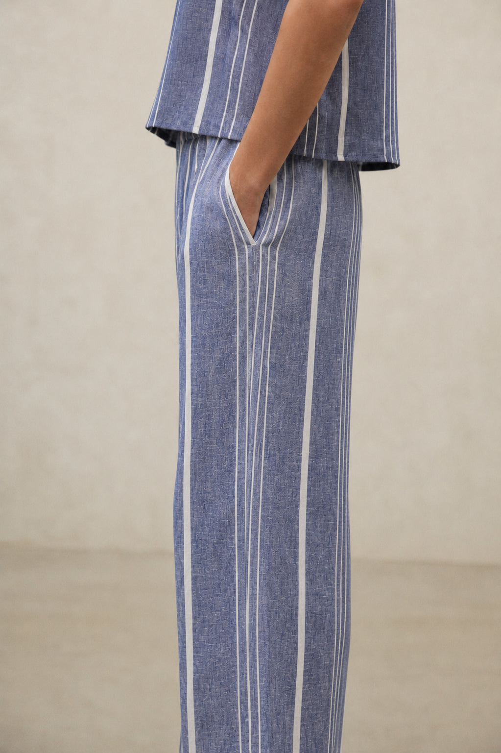 pantal-n-mossi-de-rayas-azul-de-ecoalf-para-mujer-lino image 2