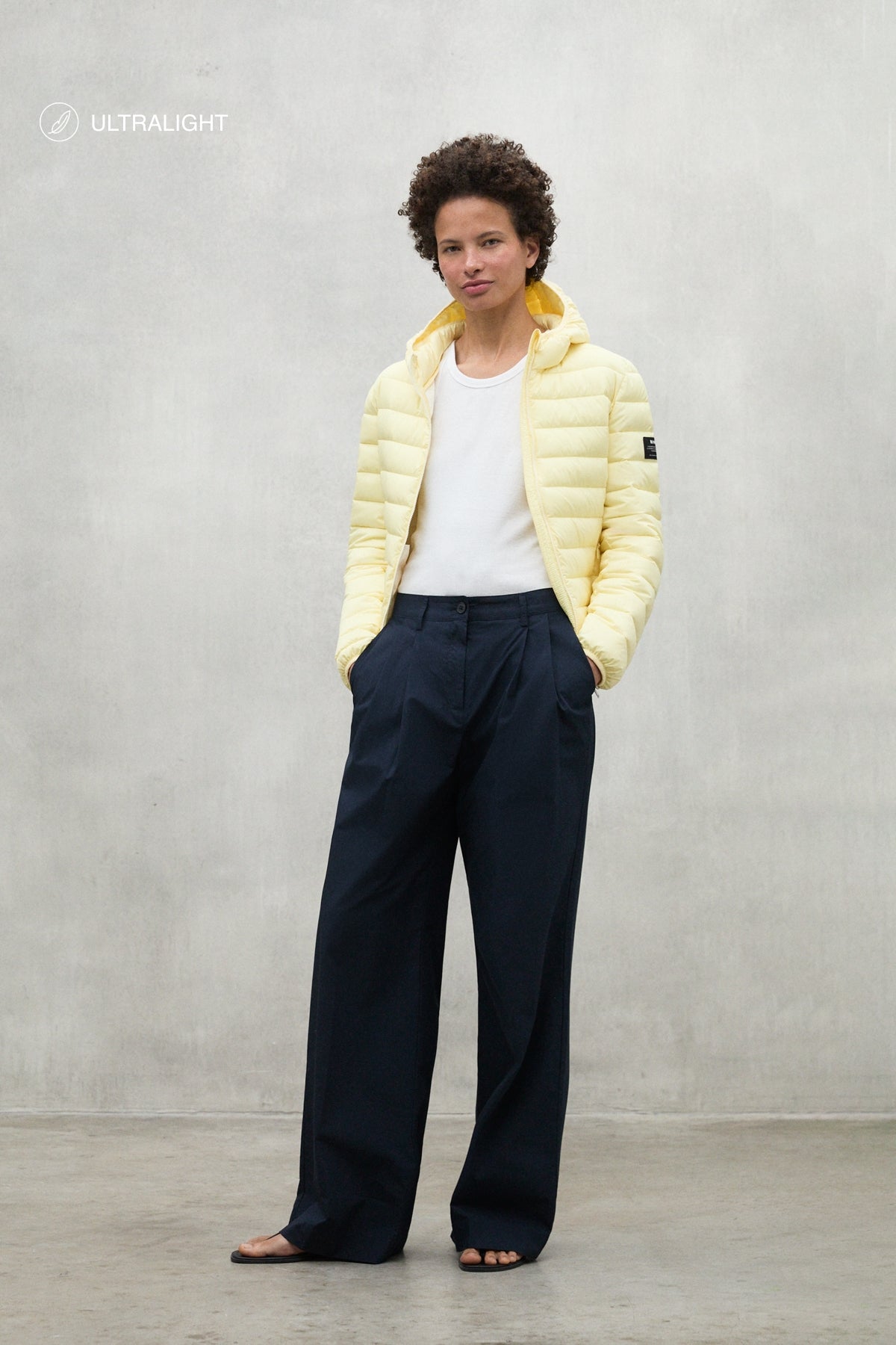 chaqueta-ecoalf-atlantic-amarilla-para-mujer-poliamida-100-reciclada-ultraligera image 1