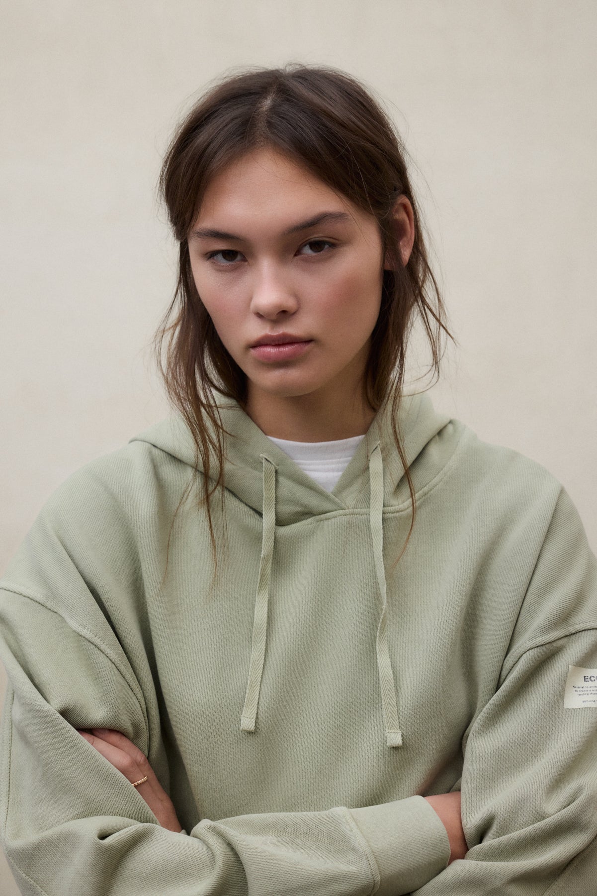 ecoalf-sudadera-bianca-verde-100-algod-n-reciclado-con-capucha-y-cordones image 7
