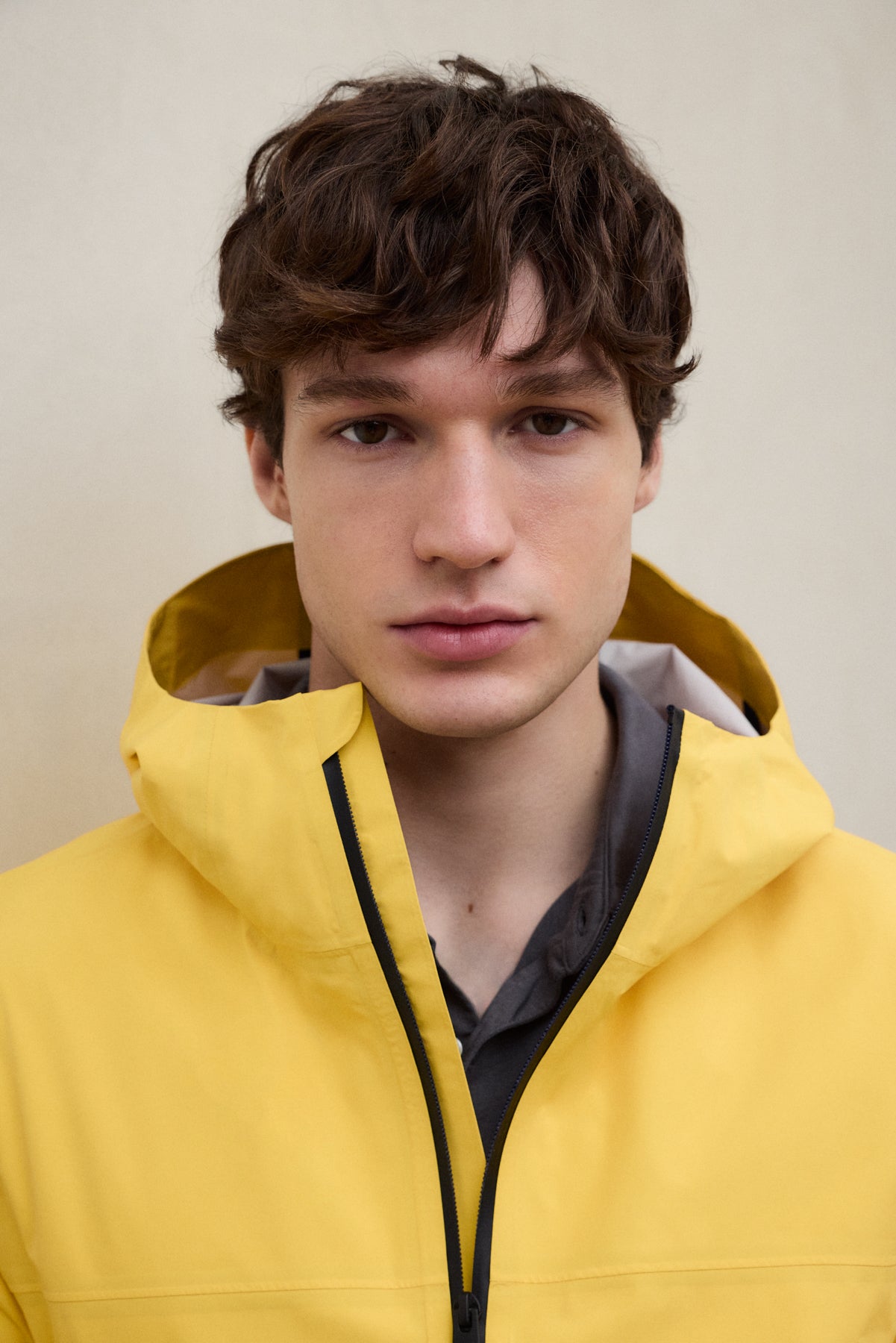 chaqueta-darwin-ecoalf-amarilla-impermeable-3k-transpirable-3k-100-poli-ster-rec image 6