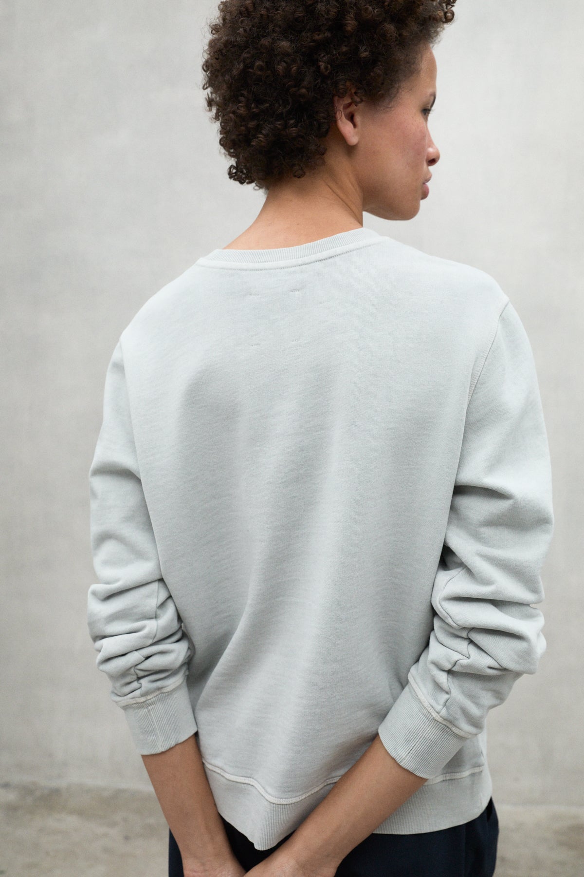 ecoalf-sudadera-arecife-gris-claro-de-mujer-50-algod-n-reciclado-fit-regular-veg image 3