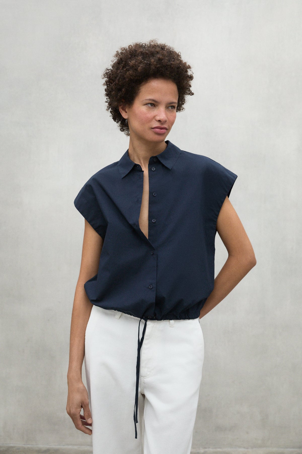 camisa-ecoalf-faye-azul-marino-de-algod-n-reciclado-para-mujer image 2
