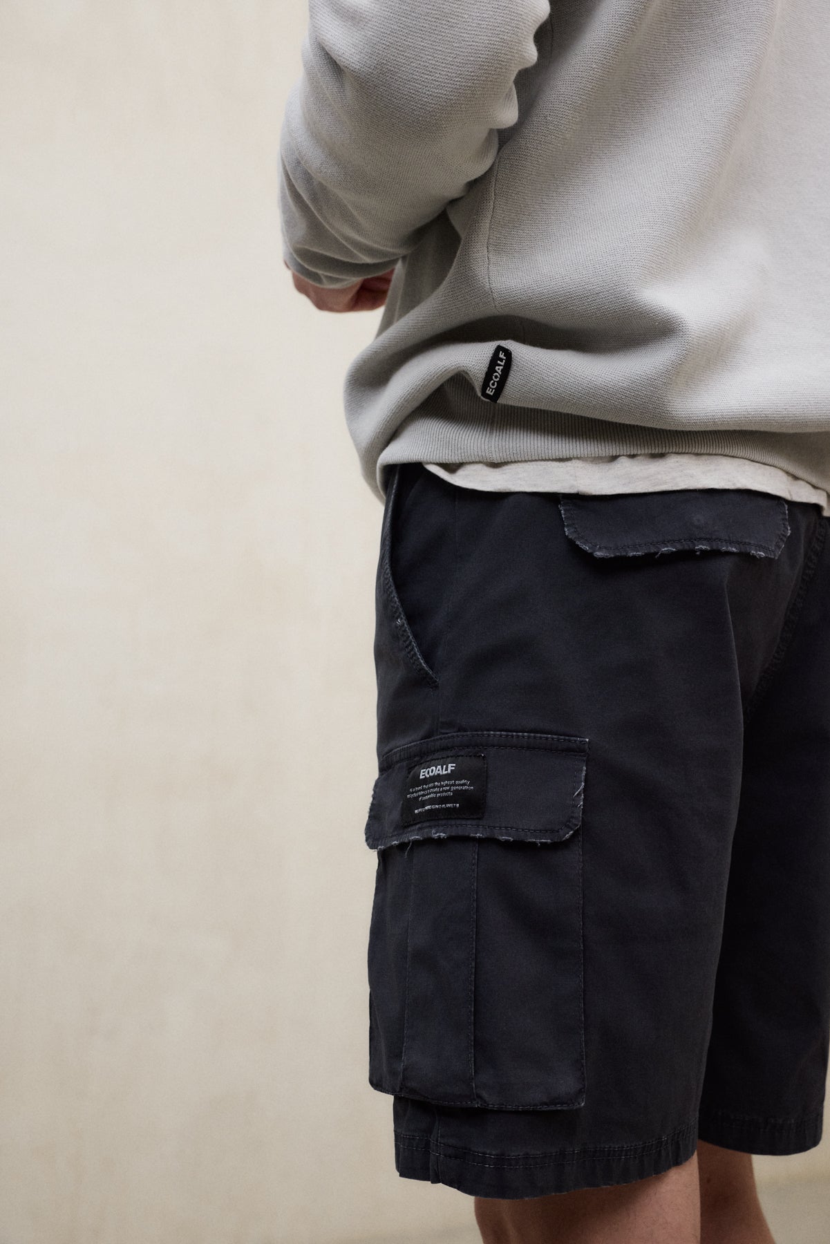 shorts-ecoalf-ethicargo-gris-oscuro-shorts-cargo-de-algod-n-regenerativo image 4