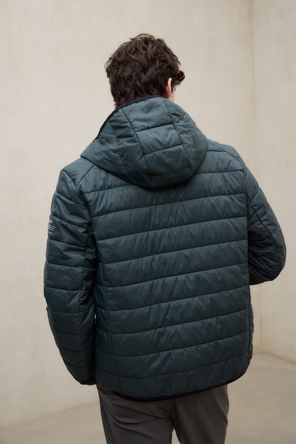 chaqueta-ecoalf-atlantico-verde-plum-fero-de-poliamida-reciclada-repelente-al-ag image 4
