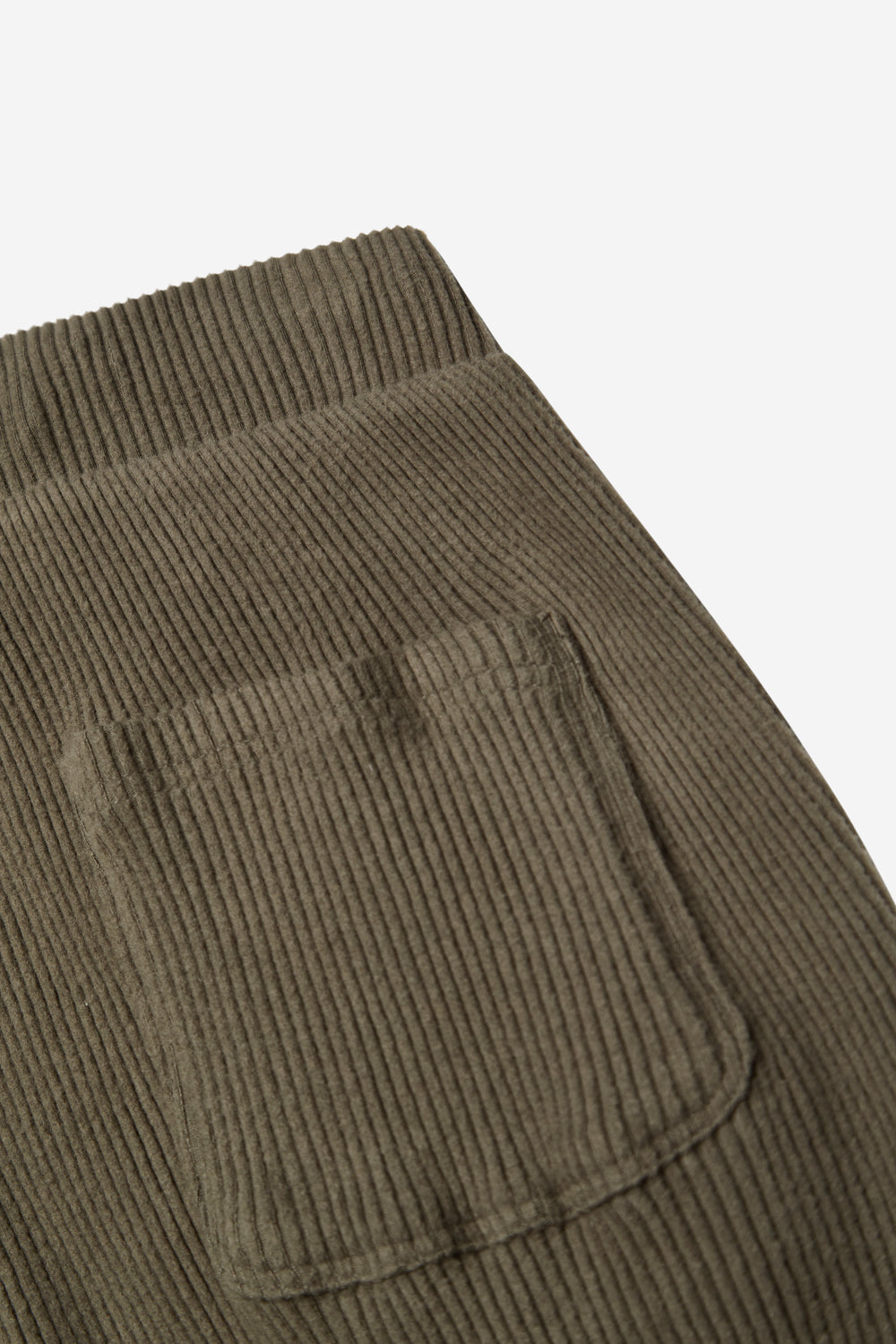 pantalones-stan-verdes-de-mujer-ecoalf-algod-n-org-nico-y-reciclado-con-elastano image 7
