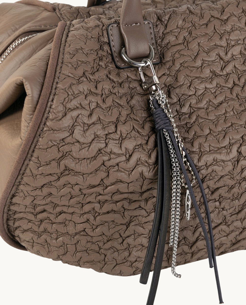 bolso-bowling-kbas-urban-spiga-de-piel-sint-tica-taupe-40-x-22-x-21-cm image 3