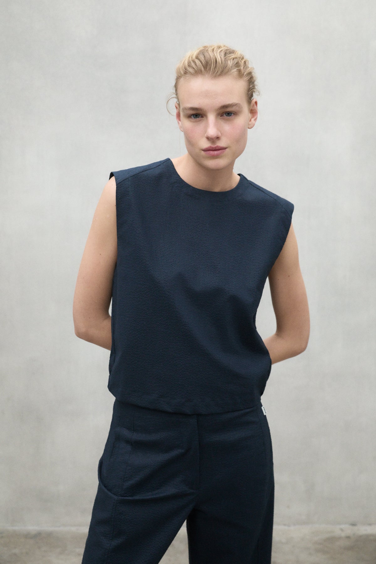 camisa-hailey-de-ecoalf-para-mujer-azul-marino-seersucker-de-tencel-lyocell-y-al image 2