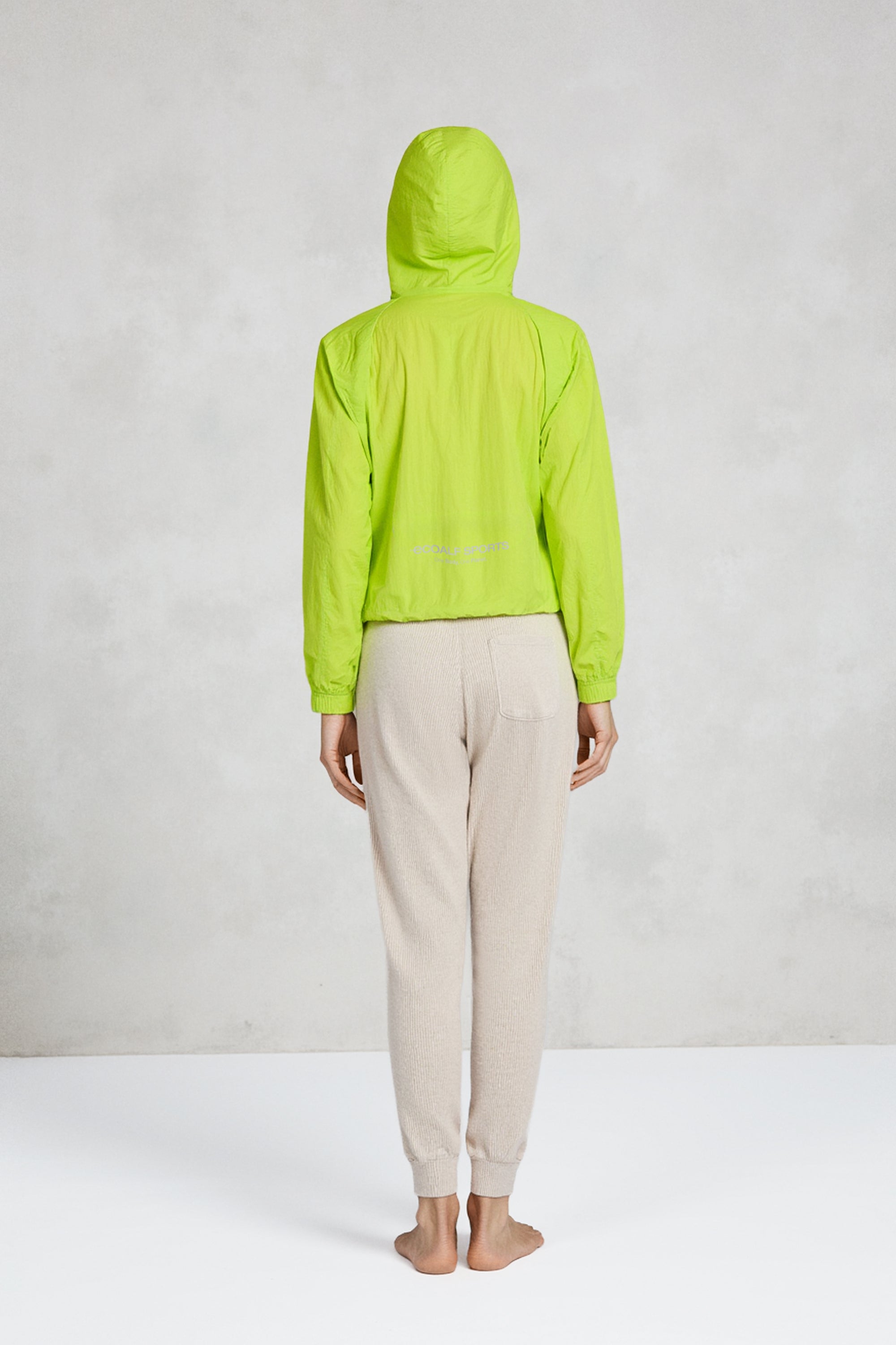 chaqueta-mott-lima-ecoalf-para-mujer-100-poliamida-reciclada-ligera-y-transpirab image 5
