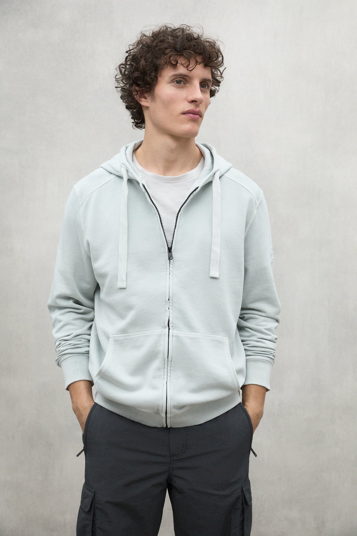 ecoalf-sudadera-rena-blanca-de-hombre-100-algod-n-reciclado-cremallera-central-y image 2