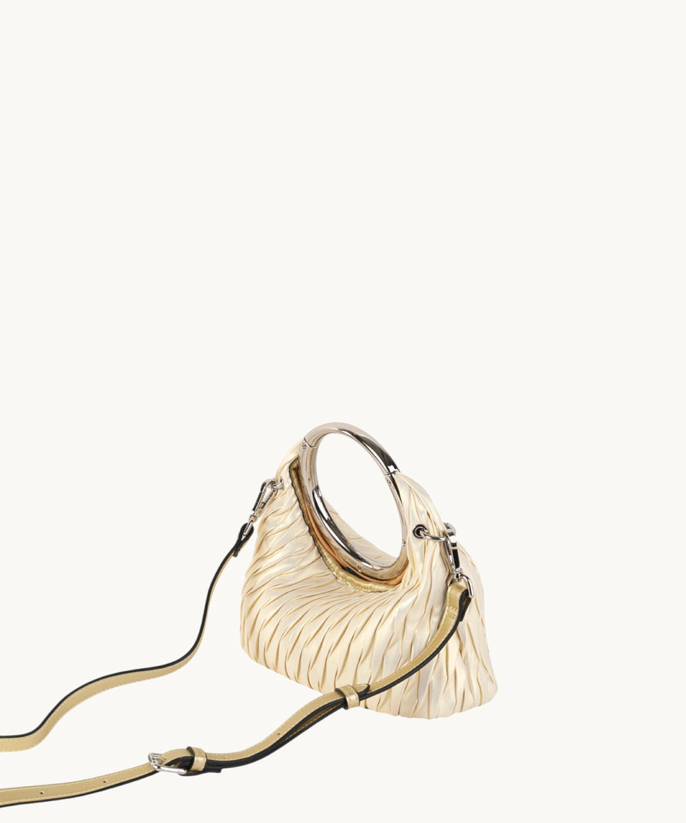kbas-coctail-fara-bolso-de-mano-de-pu-color-butter-plisado-y-acabado-brillante image 5
