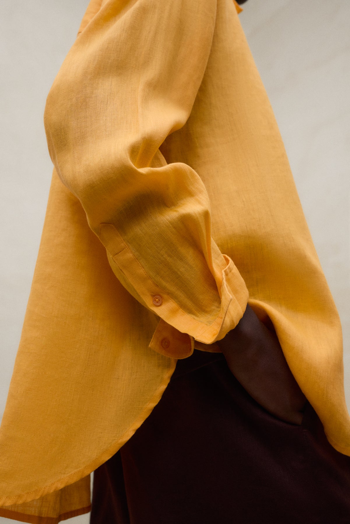 camisa-daria-naranja-ecoalf-80-lino-fit-oversize-mujer image 7