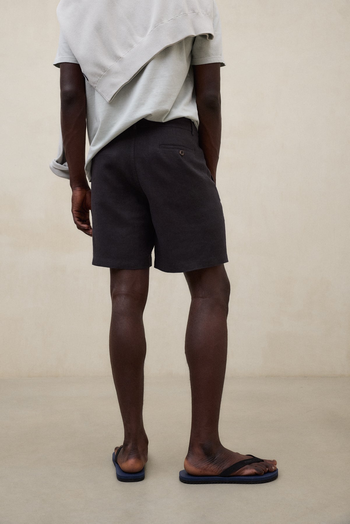 ecoalf-shorts-tika-gris-oscuro image 2