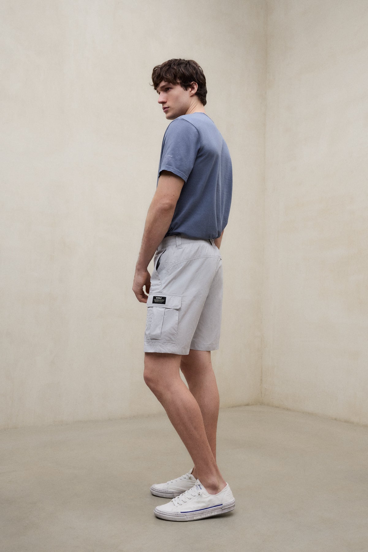 ecoalf-shorts-adhi-grises-para-hombre-poliamida-reciclada-fit-regular-bolsillo-c image 2