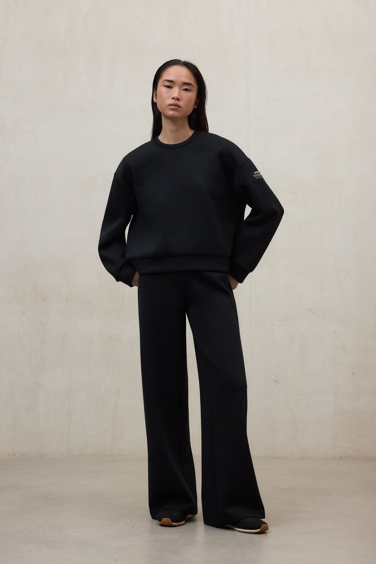 sudadera-ecoalf-ambolo-negra-sudadera-oversize-de-poli-ster-reciclado image 2