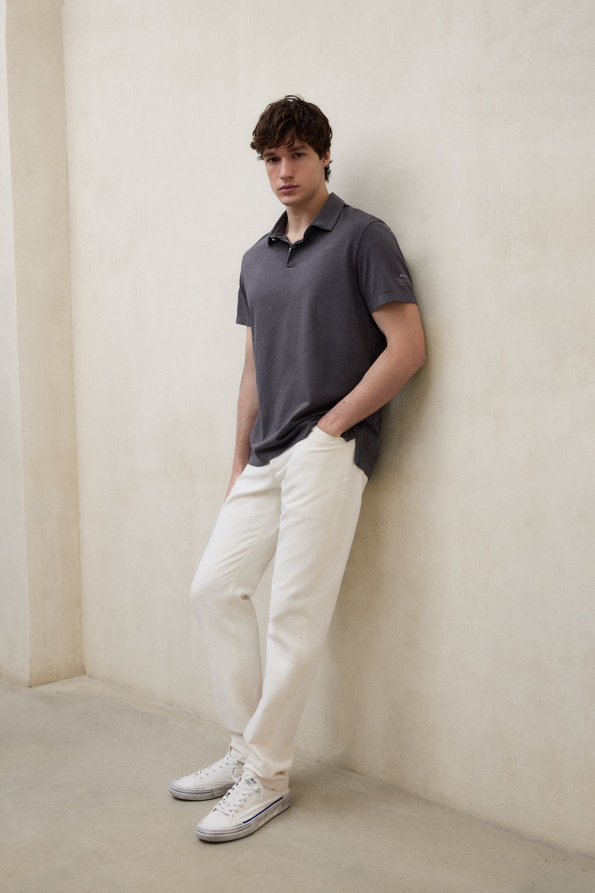 polo-ecoalf-theo-gris-oscuro-de-hombre-punto-jersey-de-algod-n-reciclado-fit-reg image 1