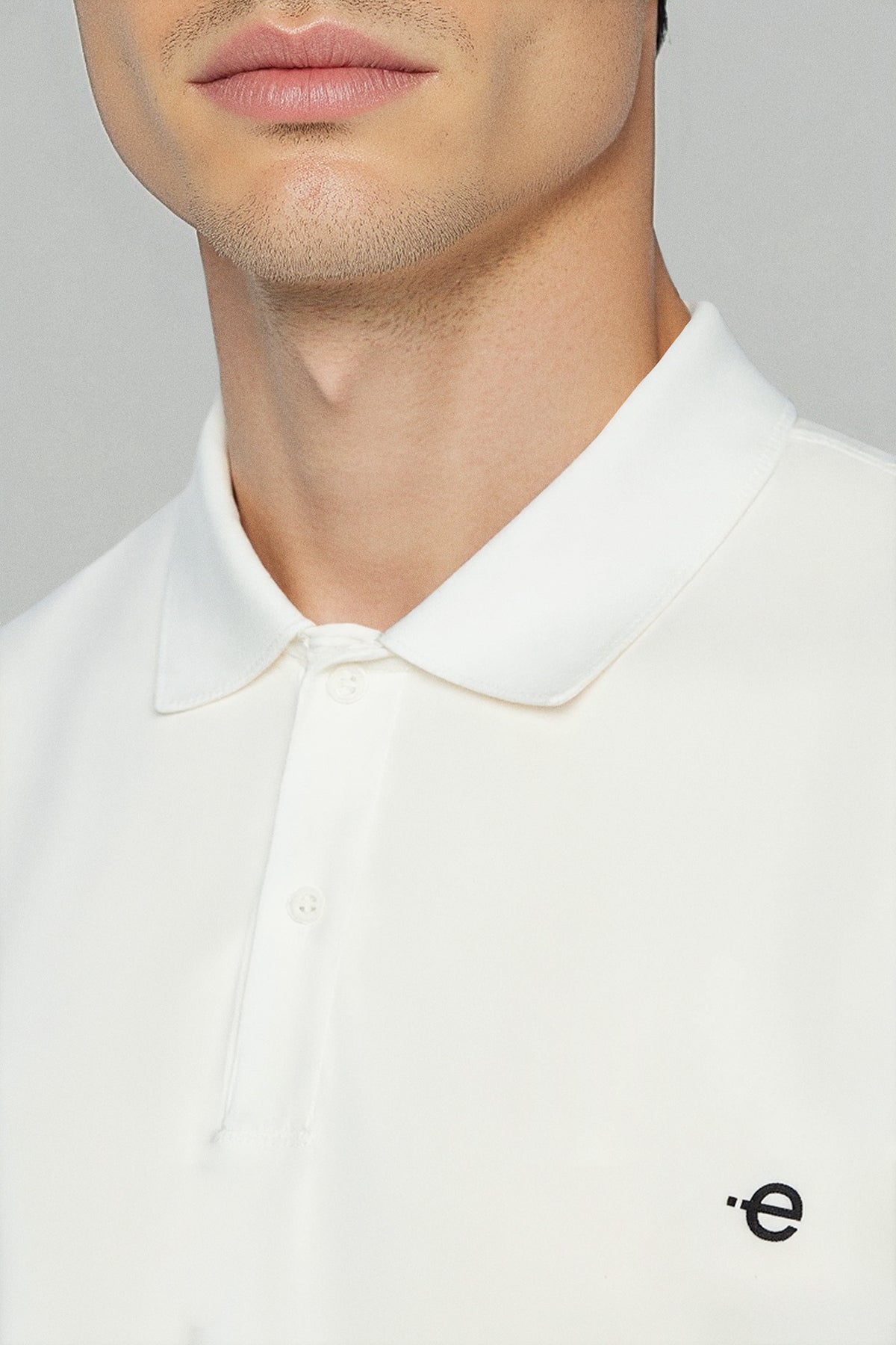 polo-ecoalf-jones-blanco-88-nylon-reciclado-transpirable-y-secado-r-pido image 4