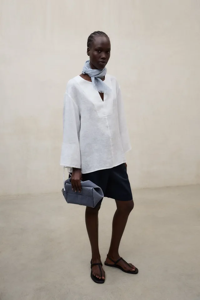 camisa-ecoalf-jena-blanca-mujer-80-lino-fit-oversize-cuello-redondo-con-abertura image 1