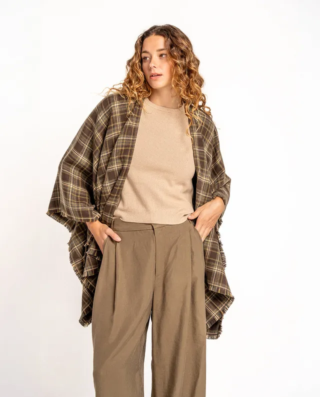 poncho-de-mujer-abbacino-a-cuadros-verde-con-flecos image 1