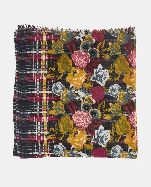 pa-uelo-de-lana-abbacino-negro-estampado-floral-y-cuadros image 1