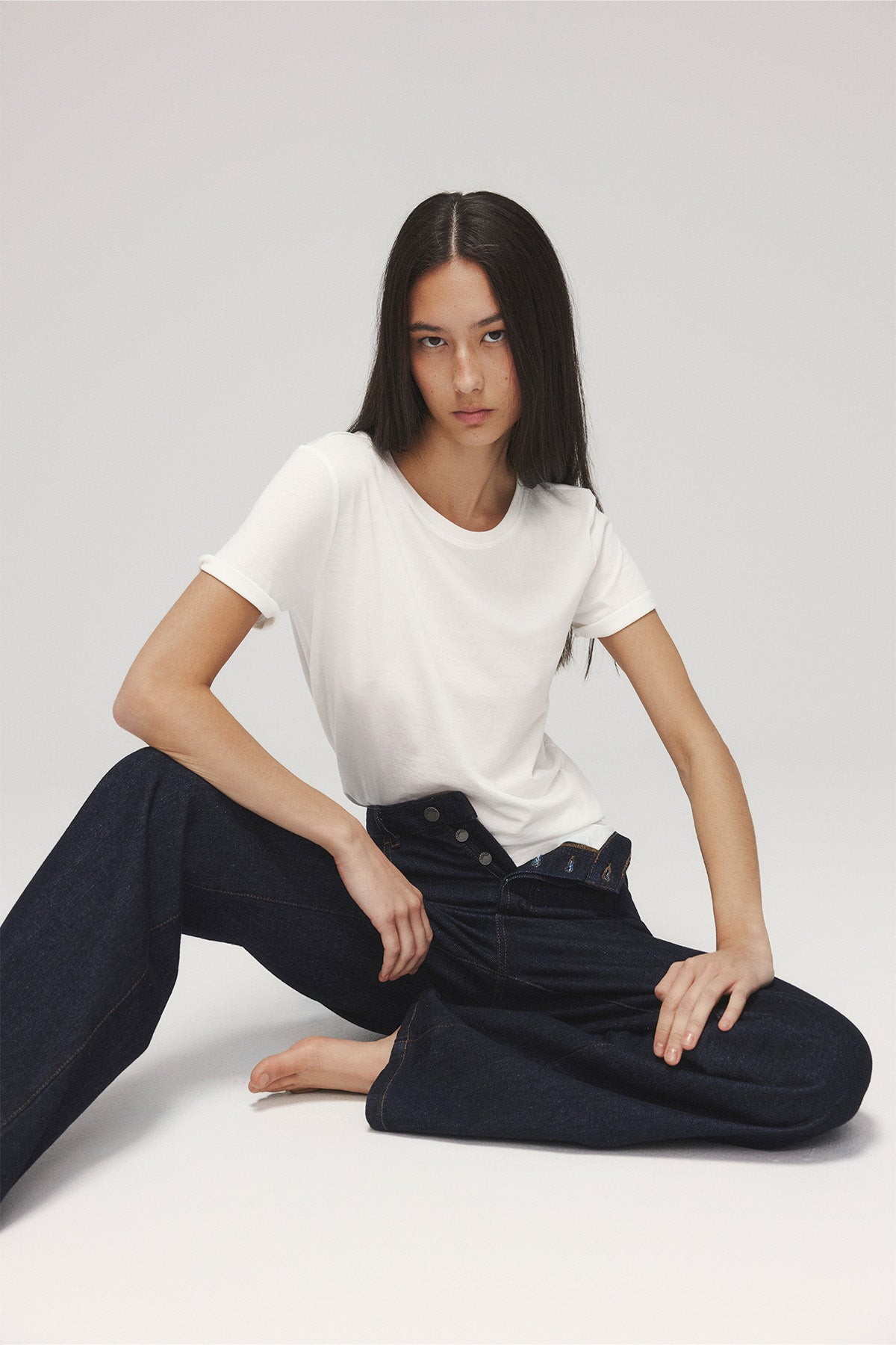 vaquero-ecoalf-nevada-de-mujer-denim-monomaterial-te-ido-en-italia-con-smart-ind image 2