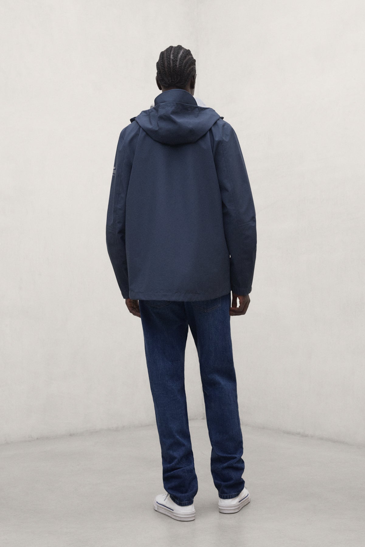 chaqueta-ecoalf-diluvio-azul-marino-impermeable-de-poli-ster-reciclado-para-homb image 4